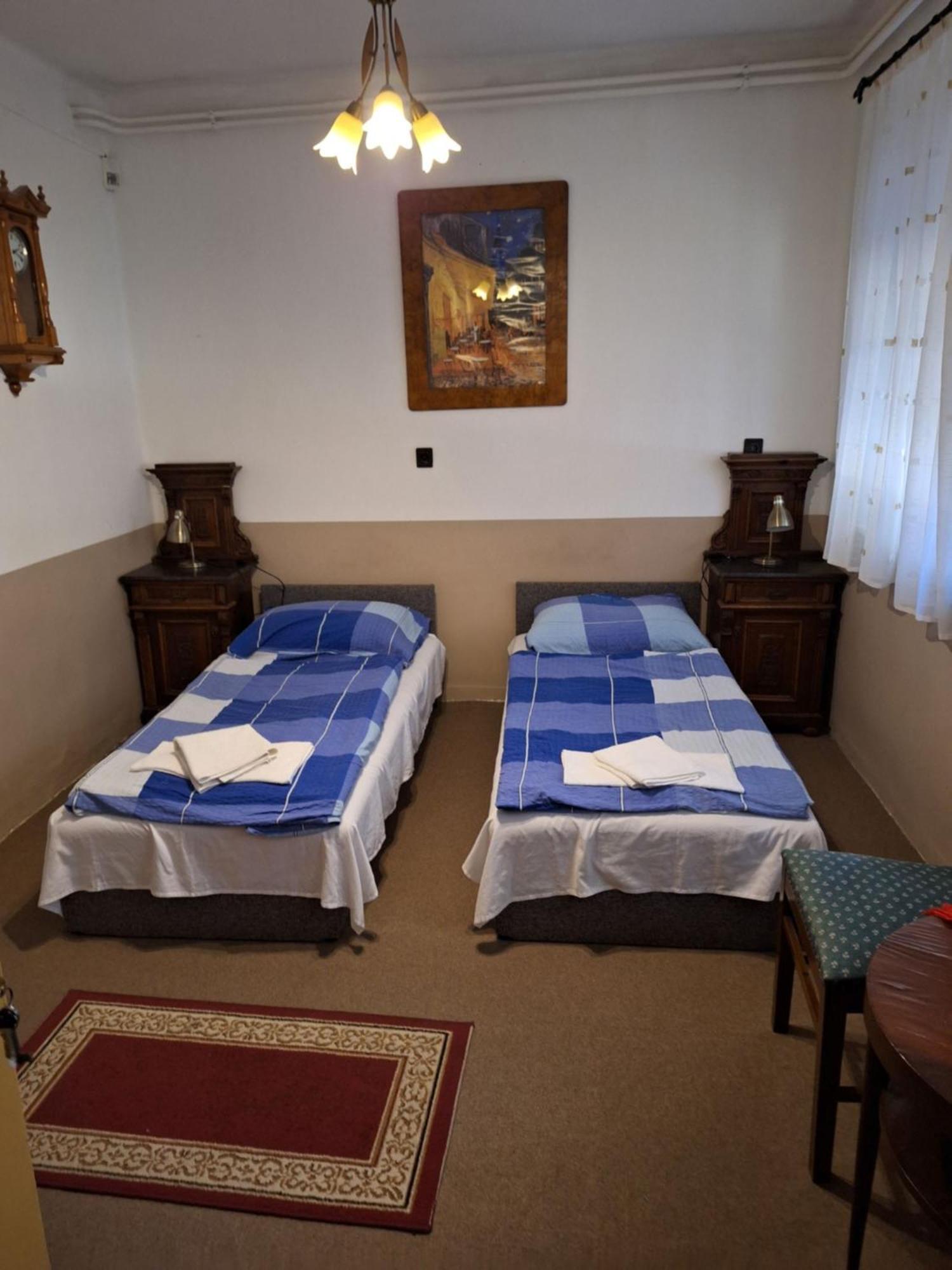 Bed and Breakfast Fenyo Panzio Mezőkövesd Esterno foto