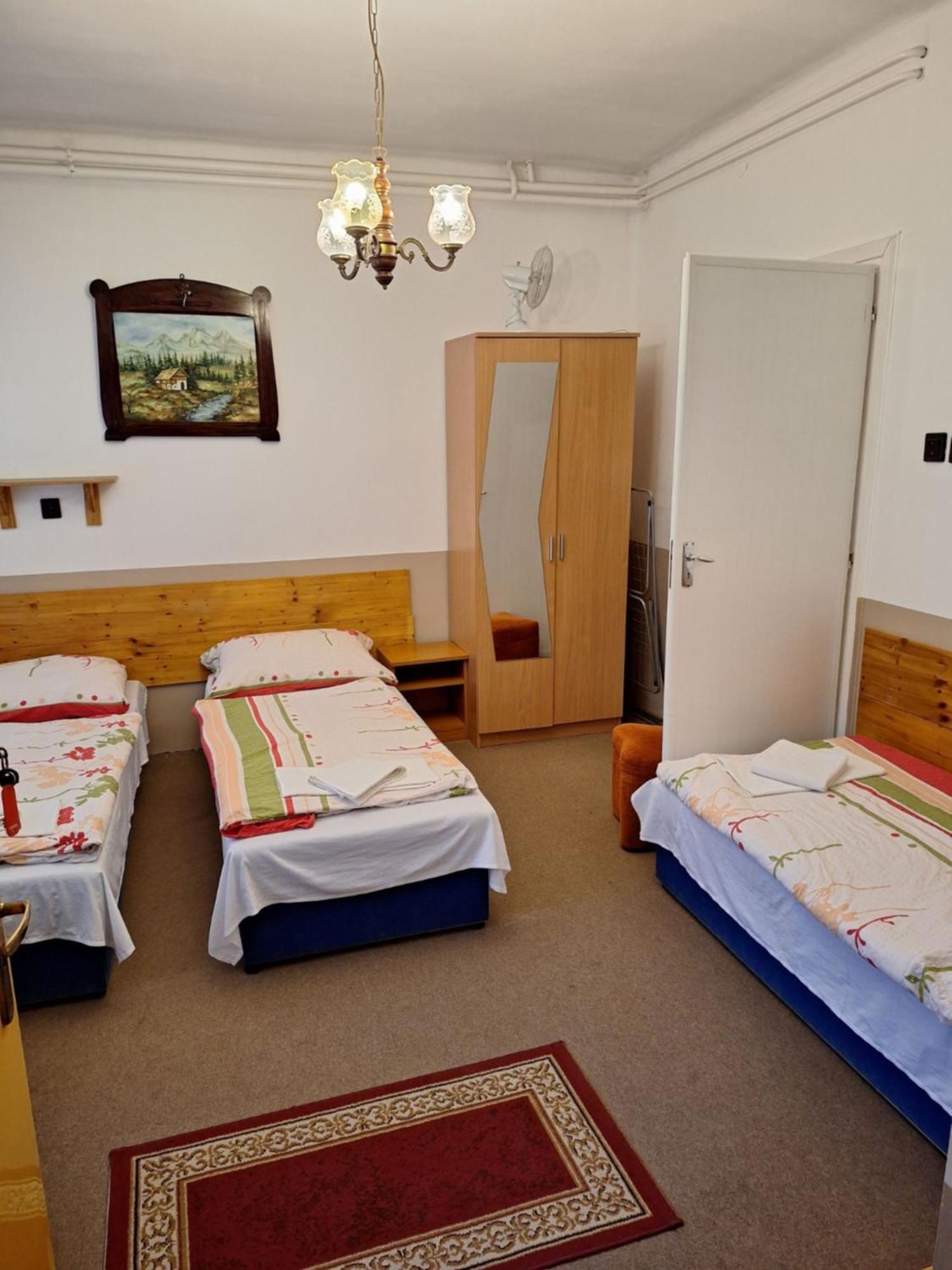 Bed and Breakfast Fenyo Panzio Mezőkövesd Esterno foto