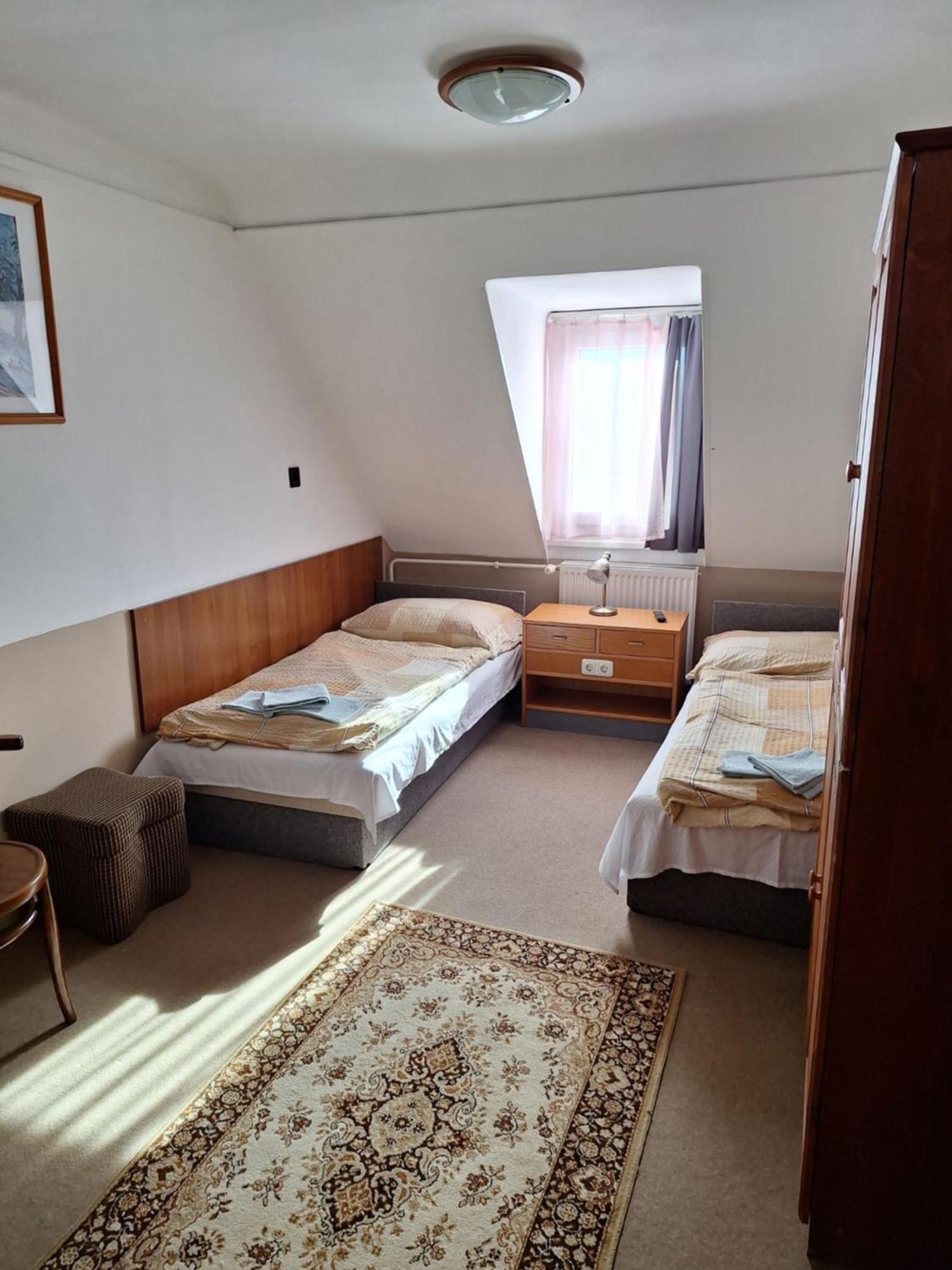 Bed and Breakfast Fenyo Panzio Mezőkövesd Esterno foto