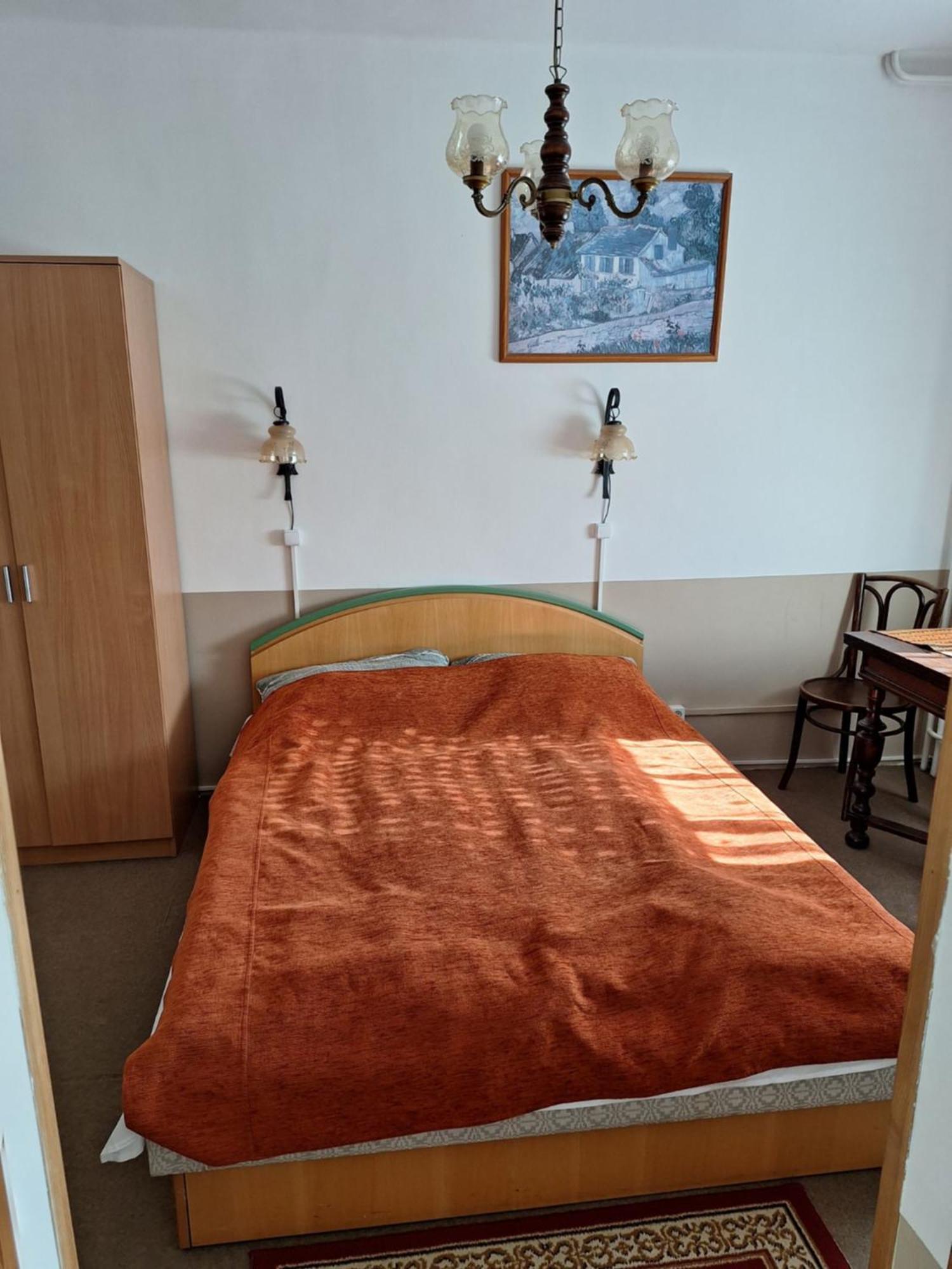 Bed and Breakfast Fenyo Panzio Mezőkövesd Esterno foto
