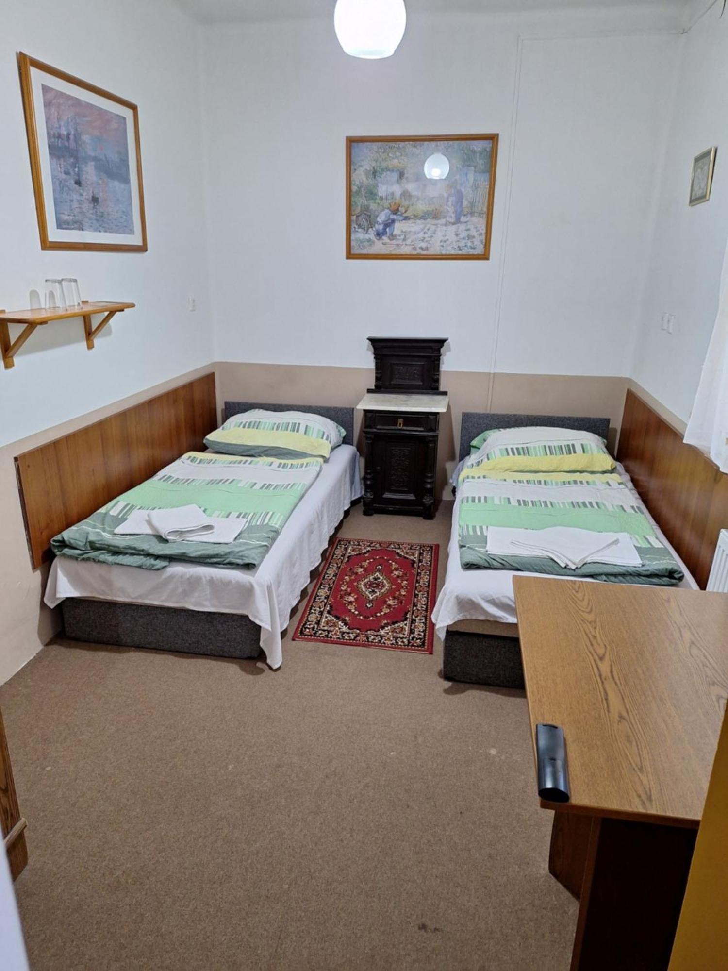 Bed and Breakfast Fenyo Panzio Mezőkövesd Esterno foto