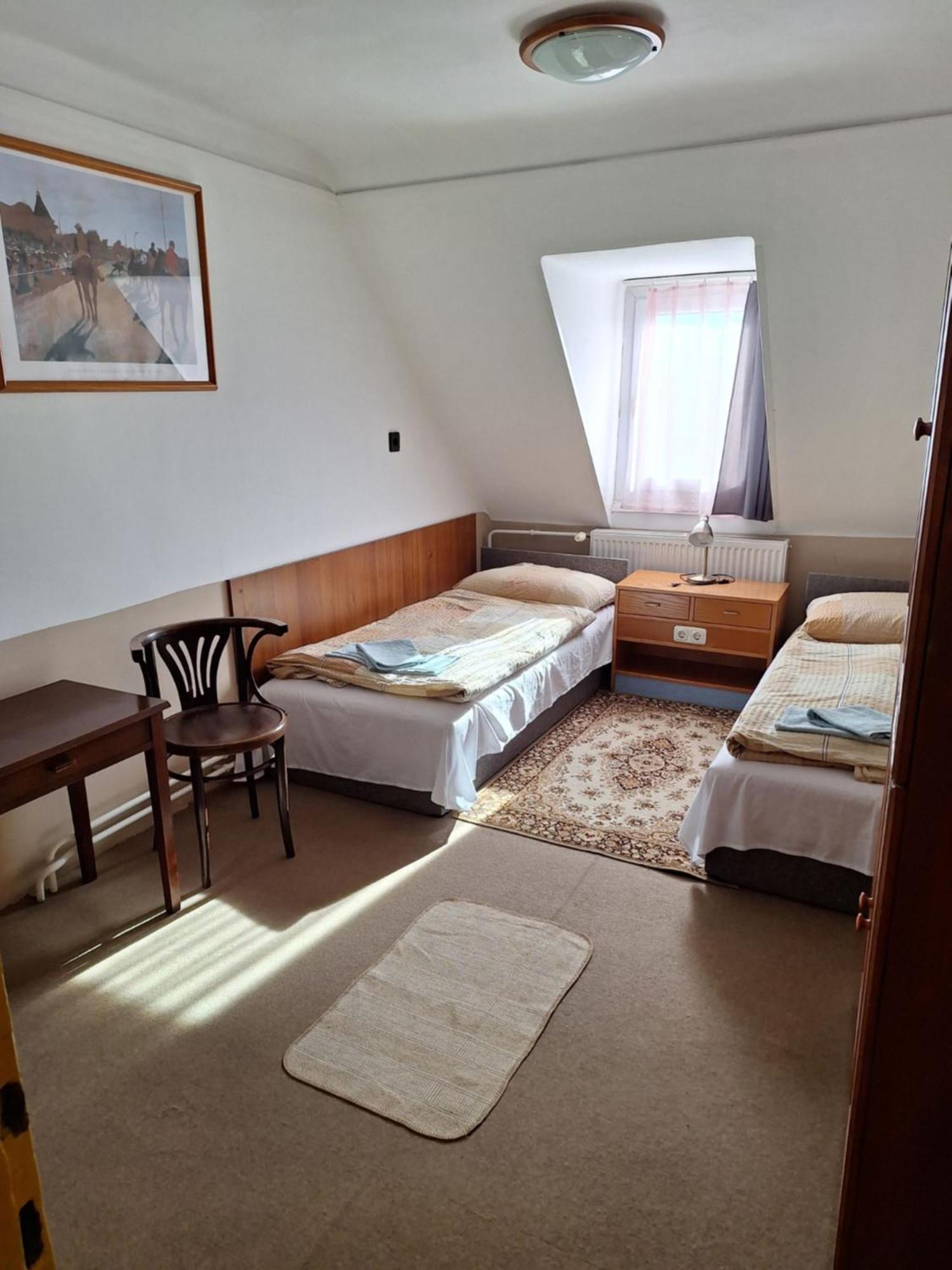 Bed and Breakfast Fenyo Panzio Mezőkövesd Esterno foto
