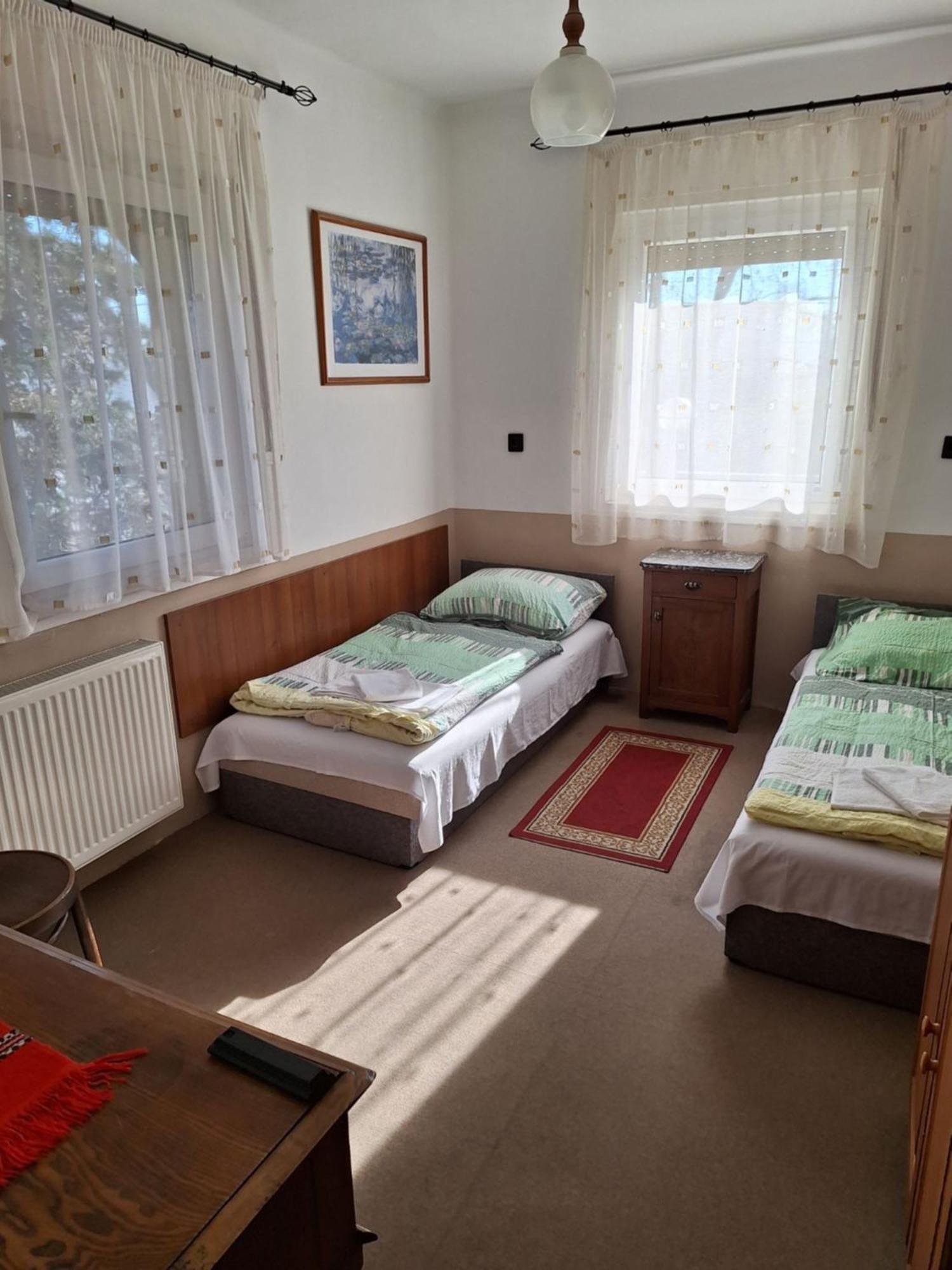 Bed and Breakfast Fenyo Panzio Mezőkövesd Esterno foto