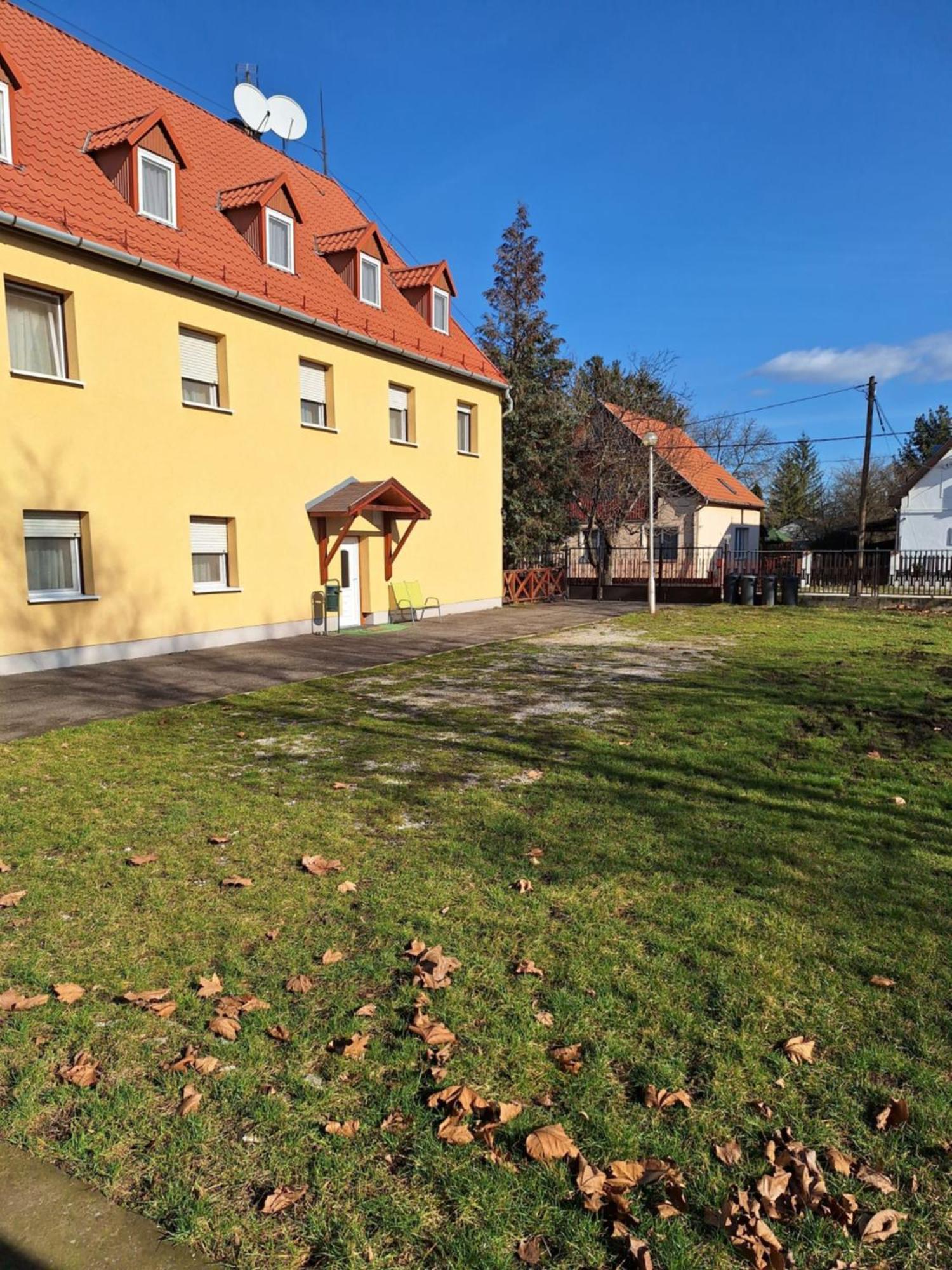 Bed and Breakfast Fenyo Panzio Mezőkövesd Esterno foto